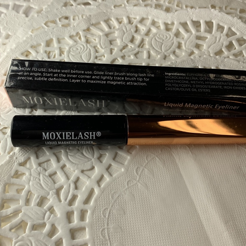 MOXIELASH one large magnetic Black Eyeliner NIB